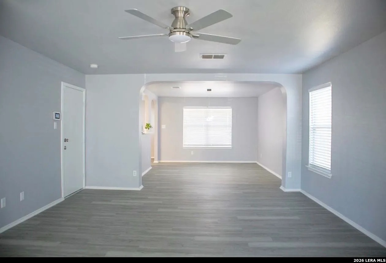 9135 Granite Woods Universal City TX 78148
