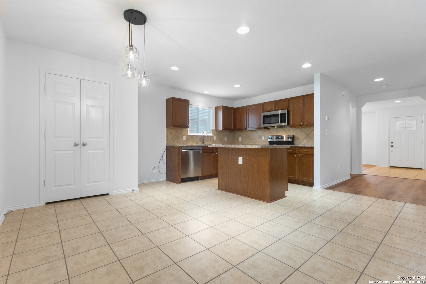 9418 Madison Creek Converse TX 78109
