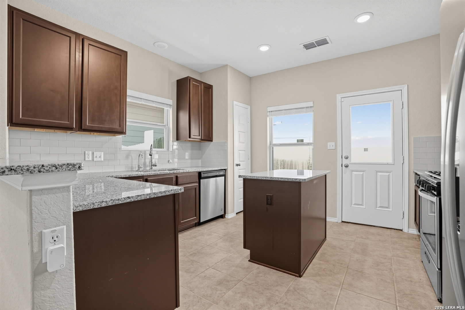 5502 Daniel Way St Hedwig TX 78152