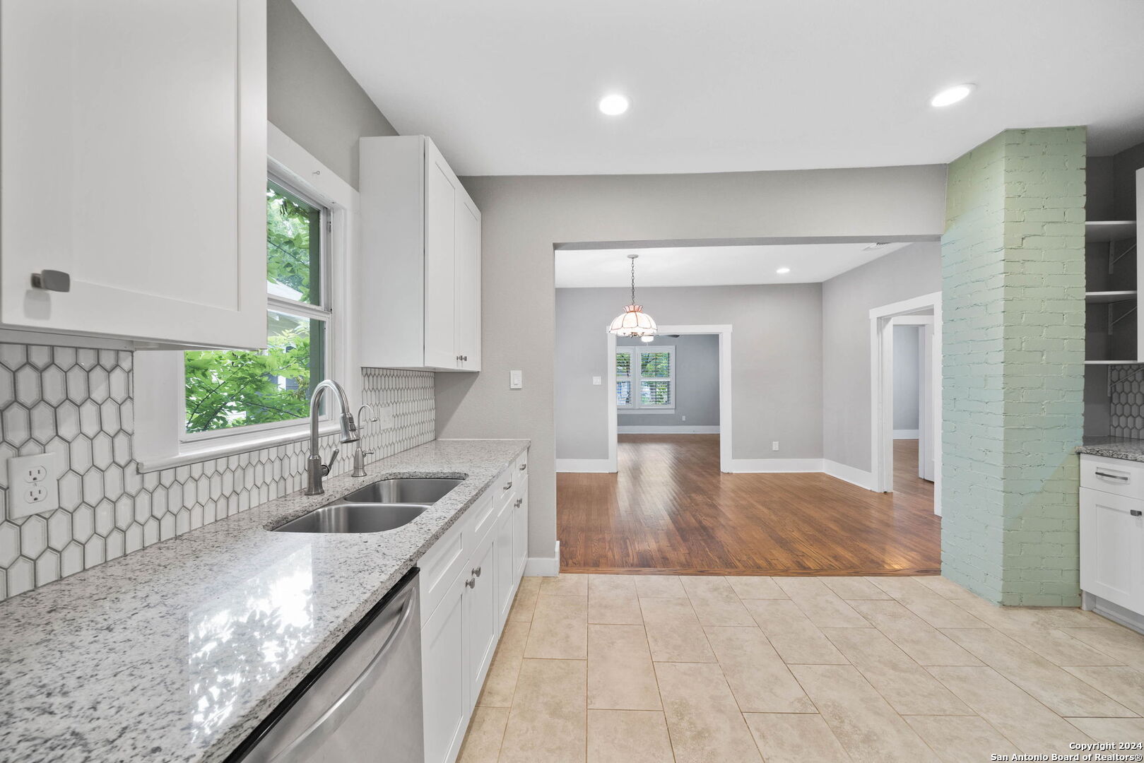 206 W High Avenue San Antonio TX 78210
