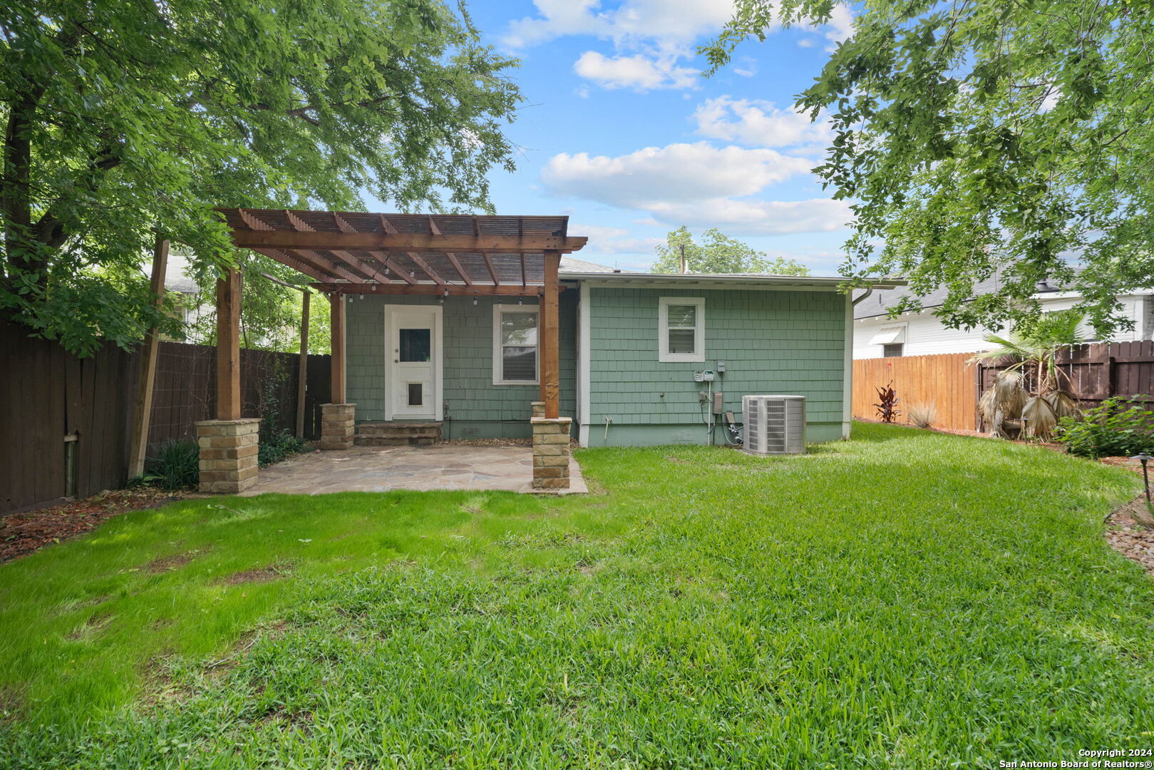 206 W High Avenue San Antonio TX 78210