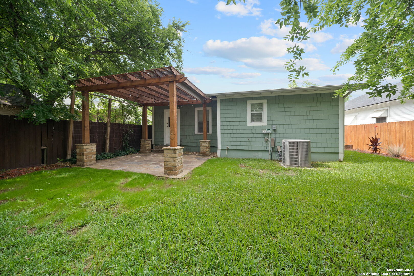 206 W High Avenue San Antonio TX 78210