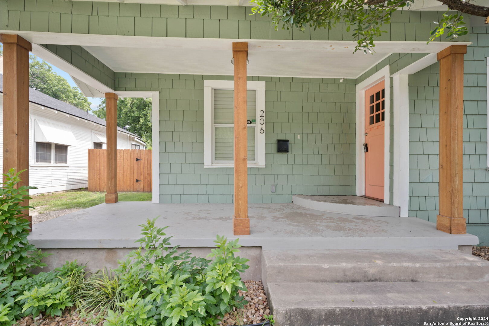206 W High Avenue San Antonio TX 78210