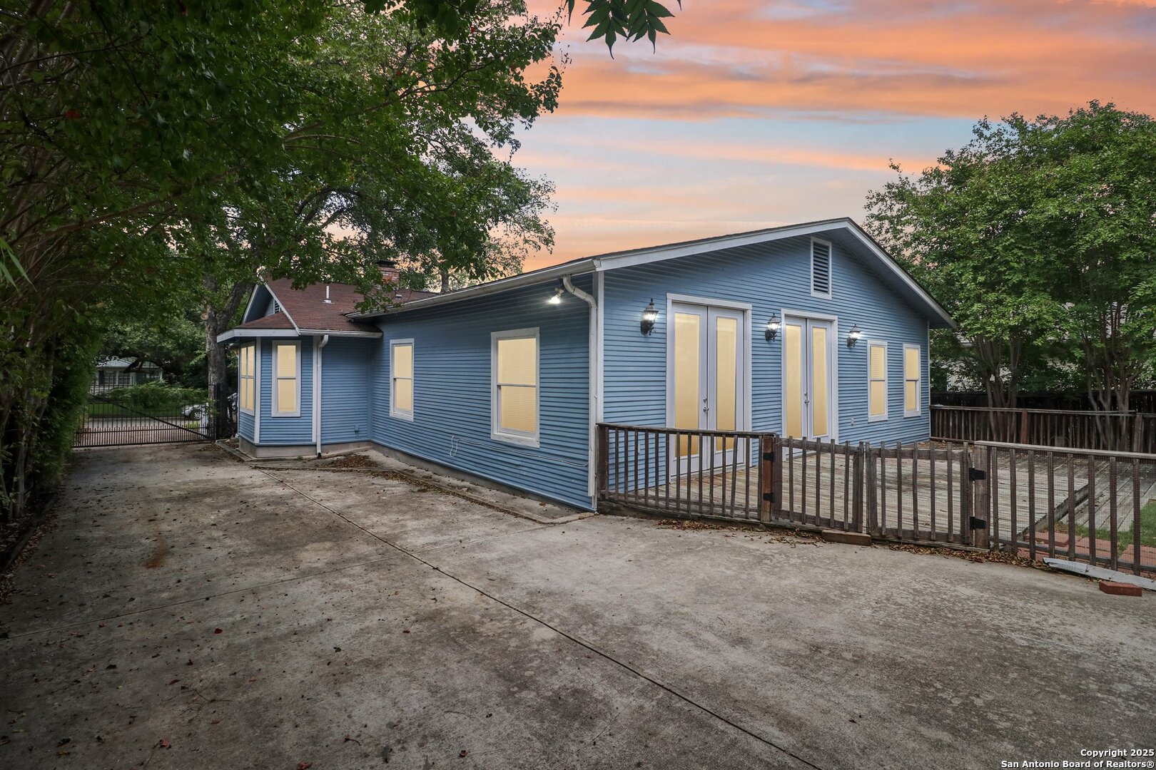 838 Wiltshire Avenue Terrell Hills TX 78209