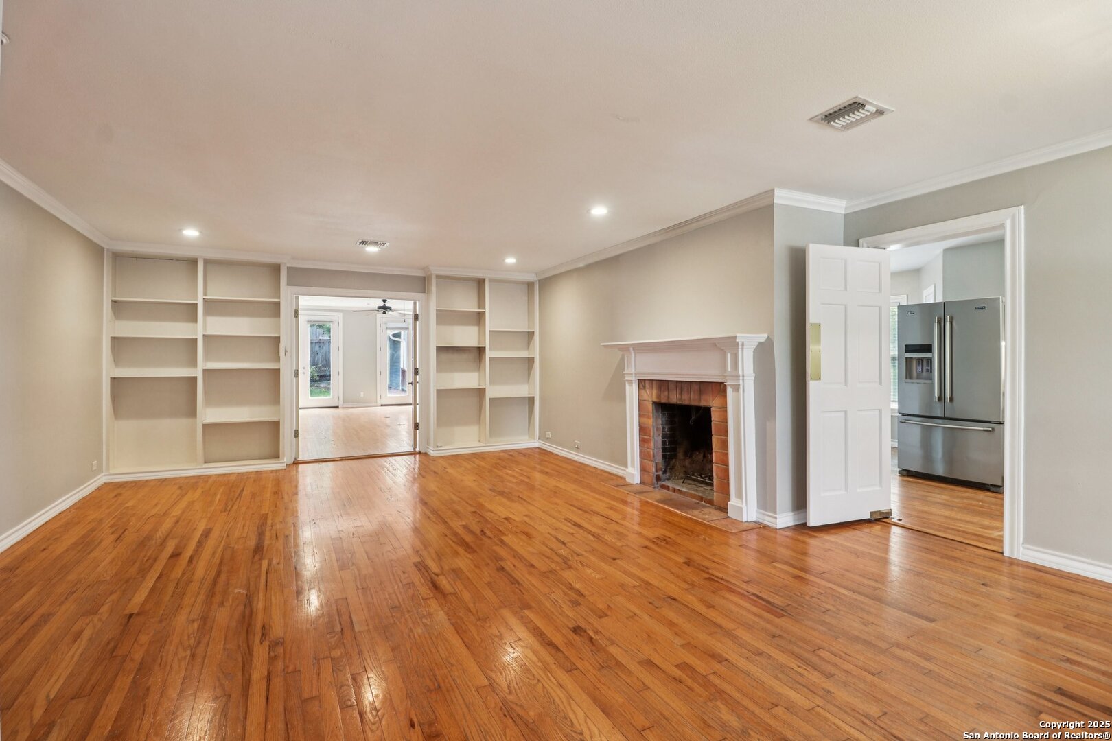 838 Wiltshire Avenue Terrell Hills TX 78209