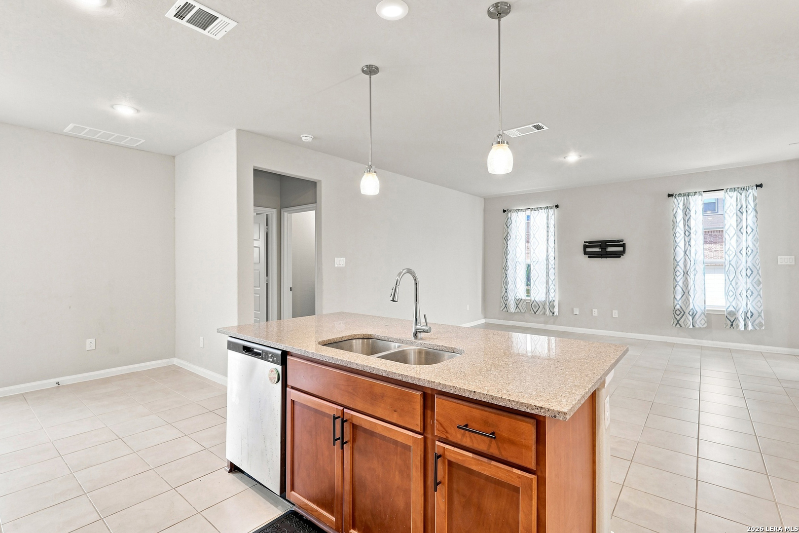 9102 Devils River Converse TX 78109