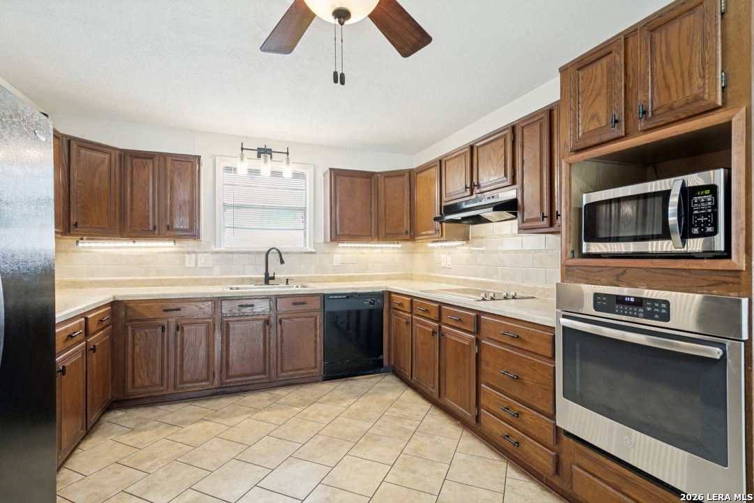 4407 Sun Vista Lane San Antonio TX 78217