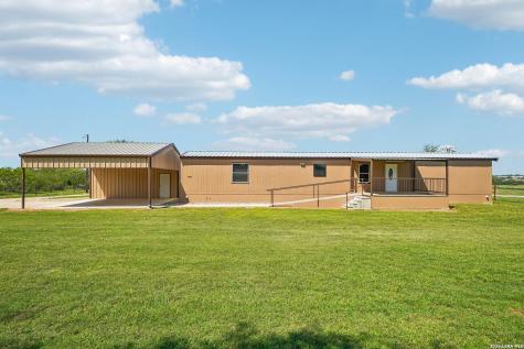849 County Road 302 Floresville TX 78114