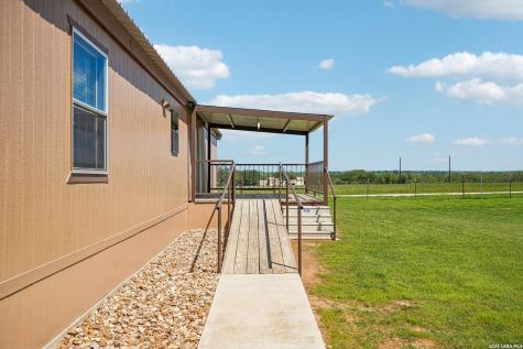 849 County Road 302 Floresville TX 78114