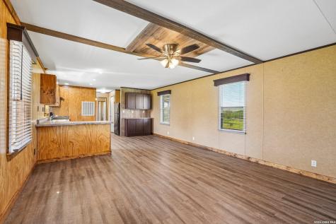849 County Road 302 Floresville TX 78114