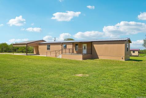 849 County Road 302 Floresville TX 78114