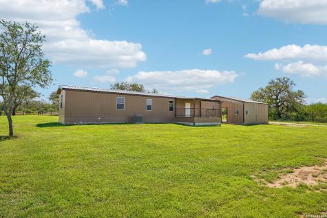849 County Road 302 Floresville TX 78114