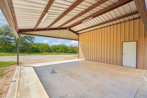 849 County Road 302 Floresville TX 78114