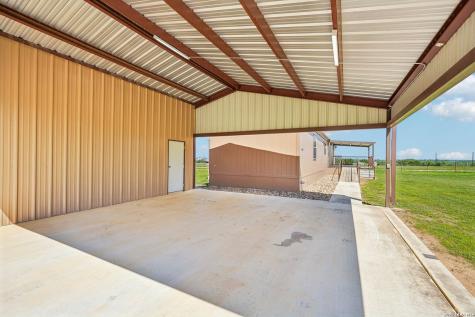 849 County Road 302 Floresville TX 78114