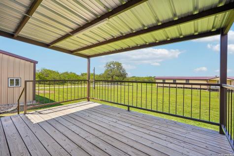 849 County Road 302 Floresville TX 78114
