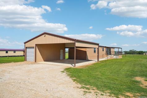849 County Road 302 Floresville TX 78114