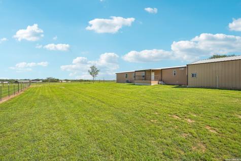 849 County Road 302 Floresville TX 78114