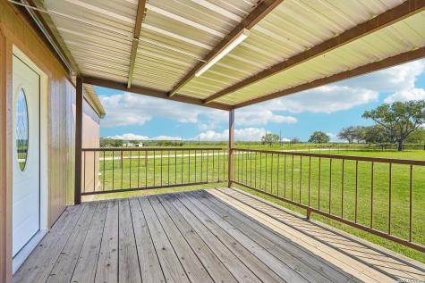 849 County Road 302 Floresville TX 78114