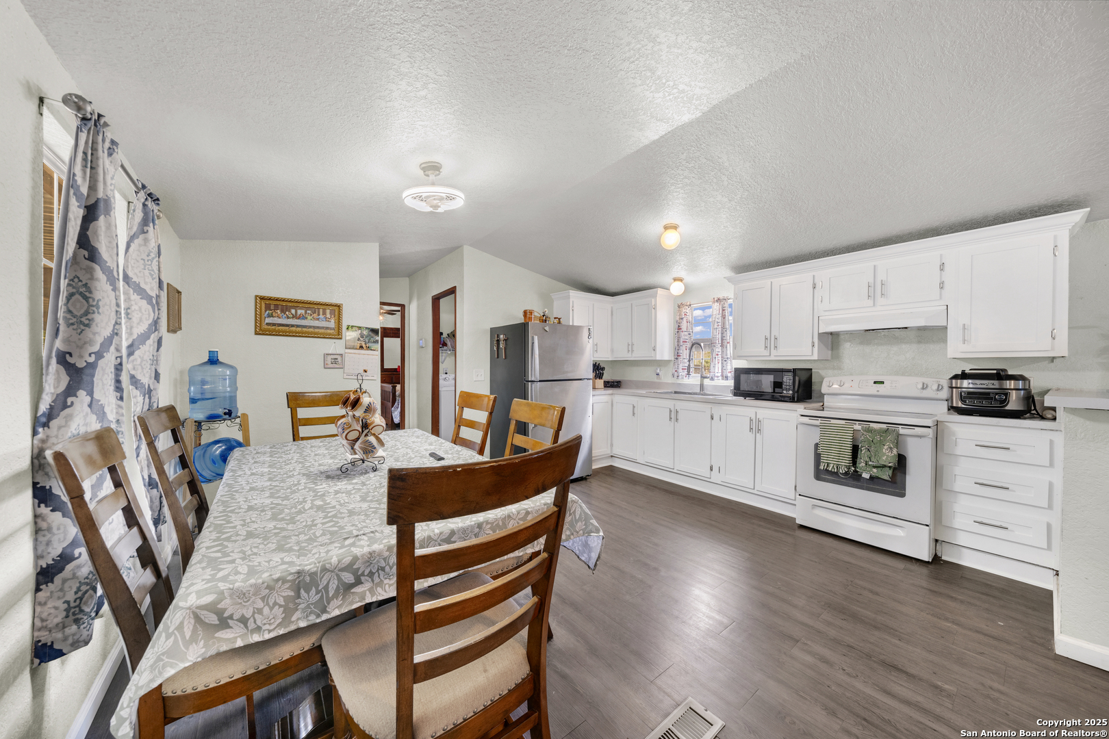 11791 Kinney Road Atascosa TX 78002