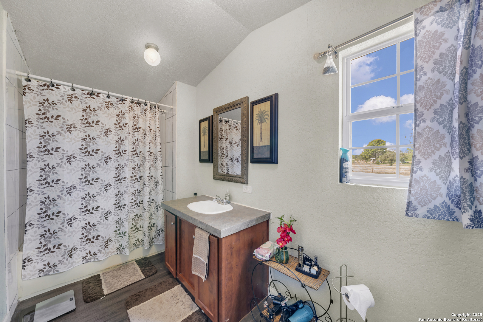 11791 Kinney Road Atascosa TX 78002
