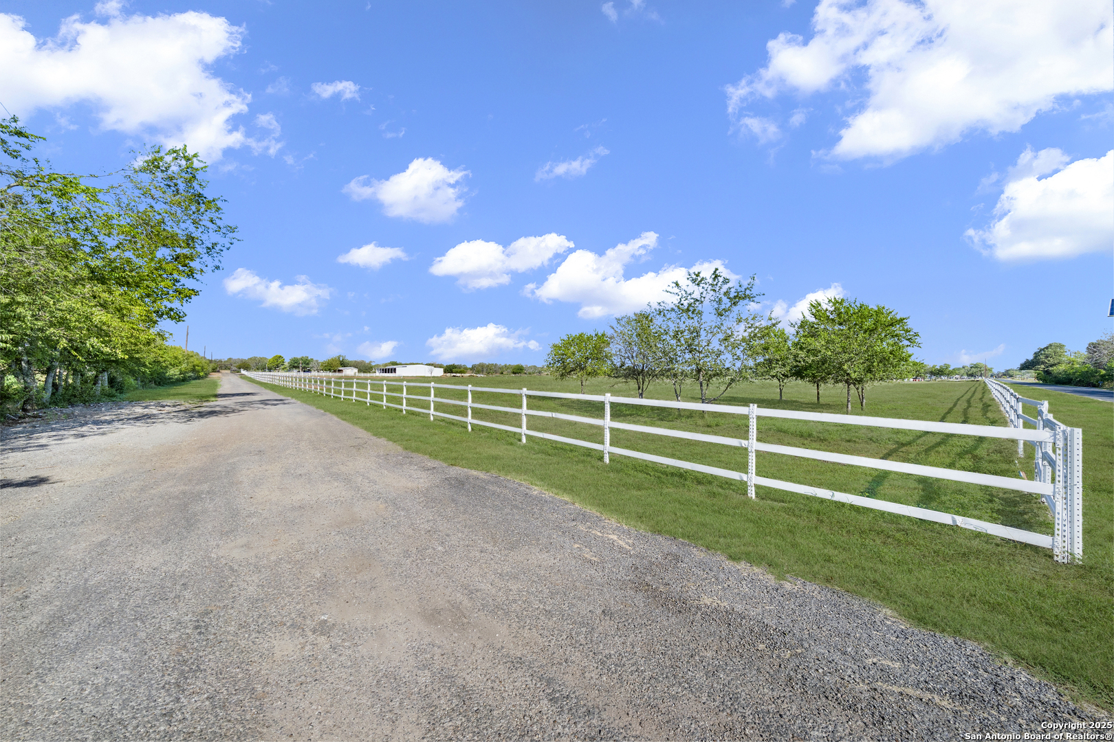 11791 Kinney Road Atascosa TX 78002