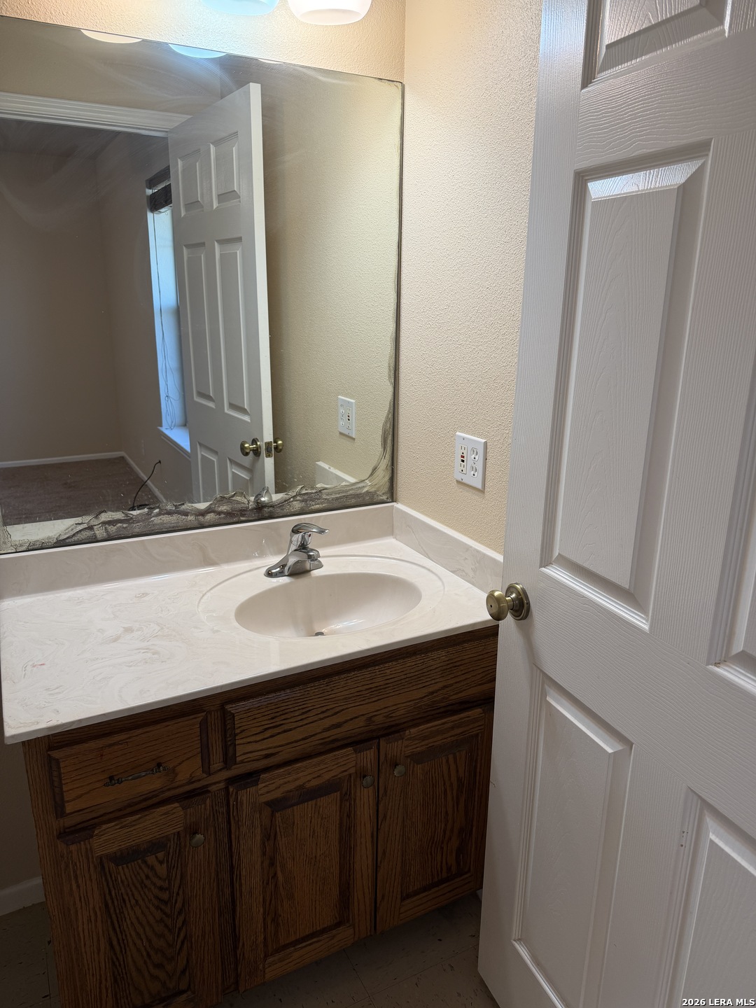 212 Schriewer Poth TX 78147