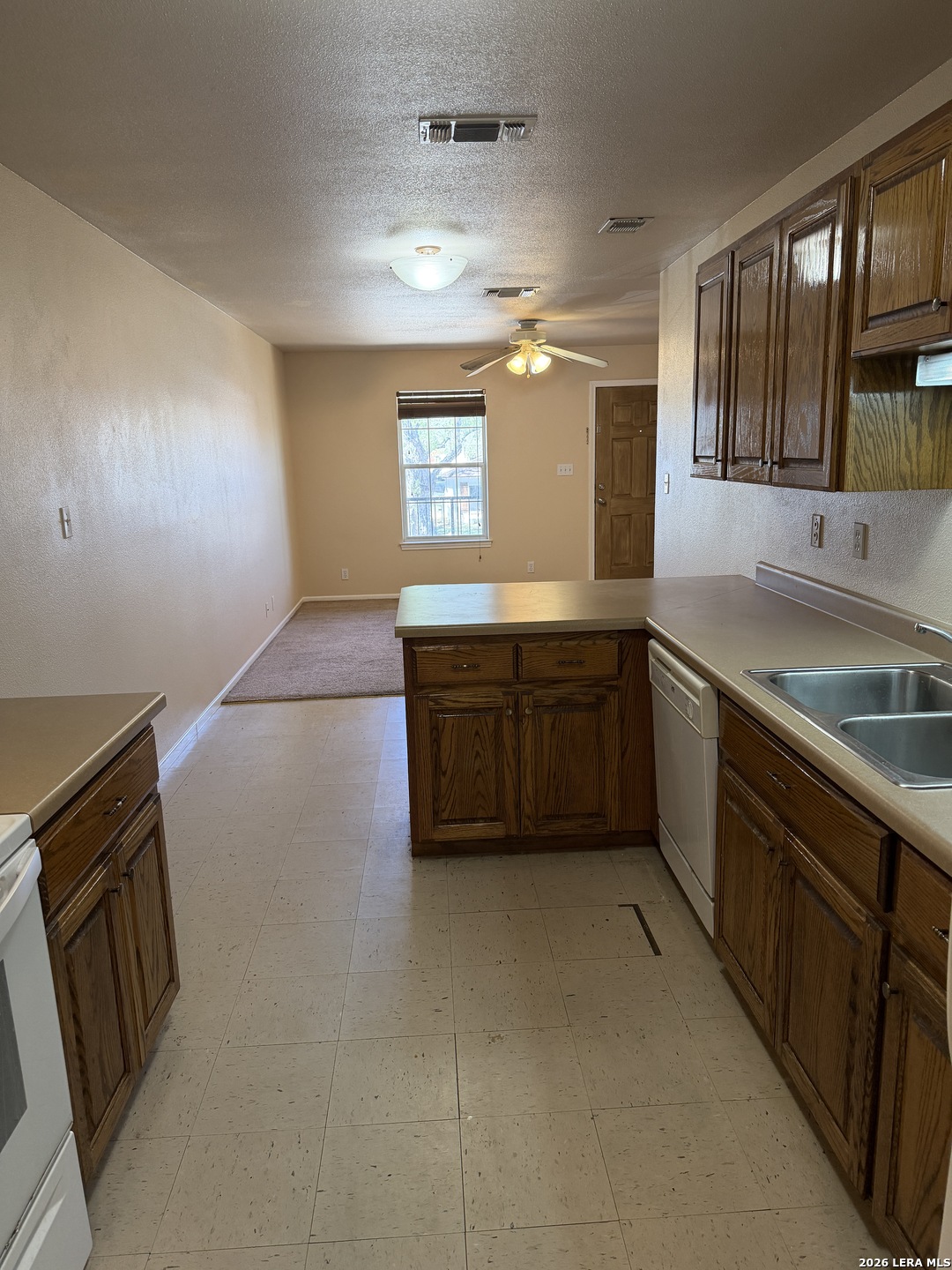 212 Schriewer Poth TX 78147