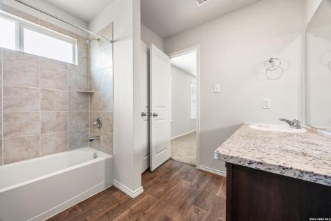6623 Whisper Pond San Antonio TX 78252