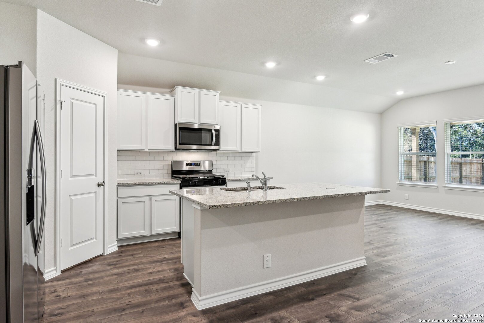 21281 Millstream Bend San Antonio TX 78266
