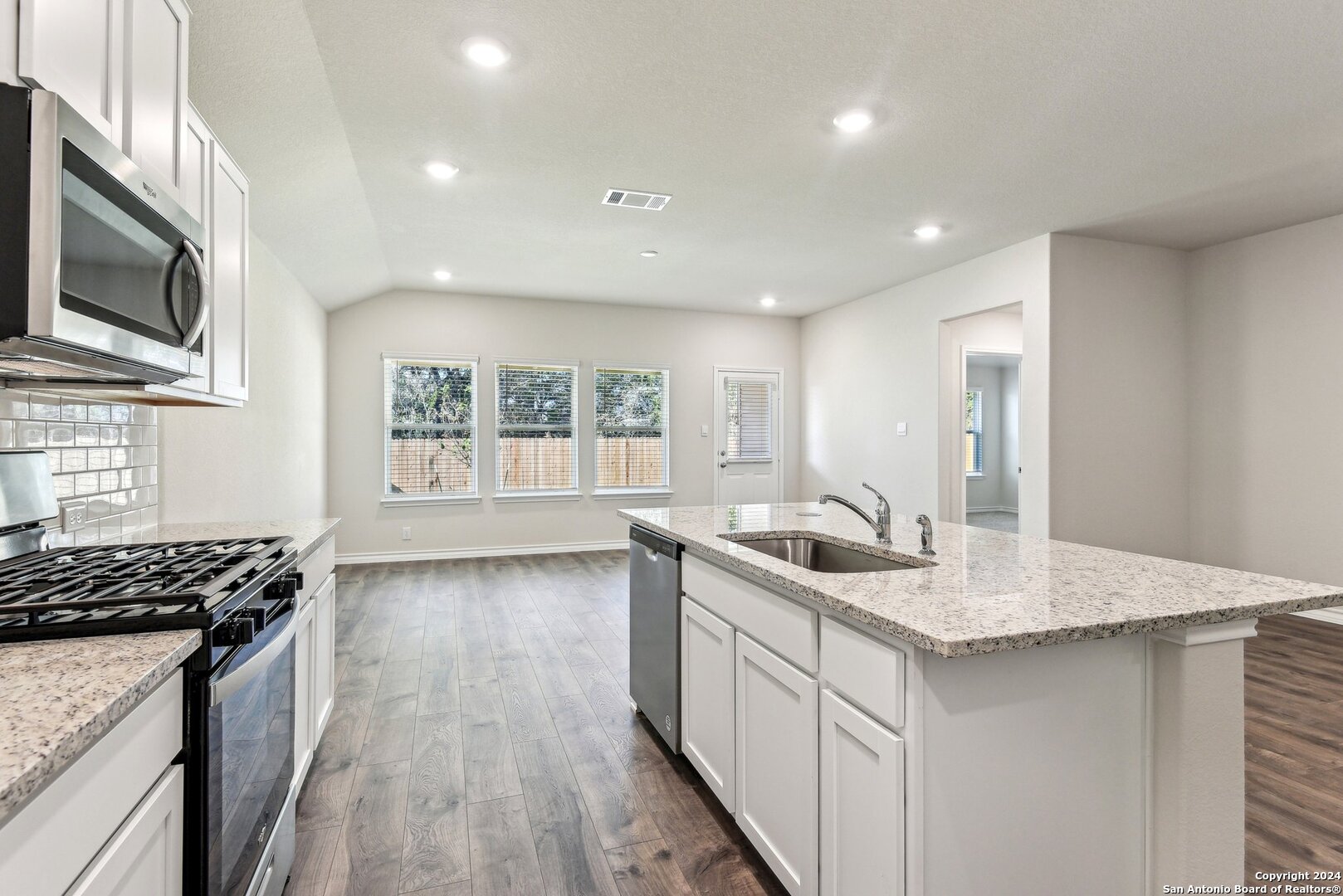 21281 Millstream Bend San Antonio TX 78266