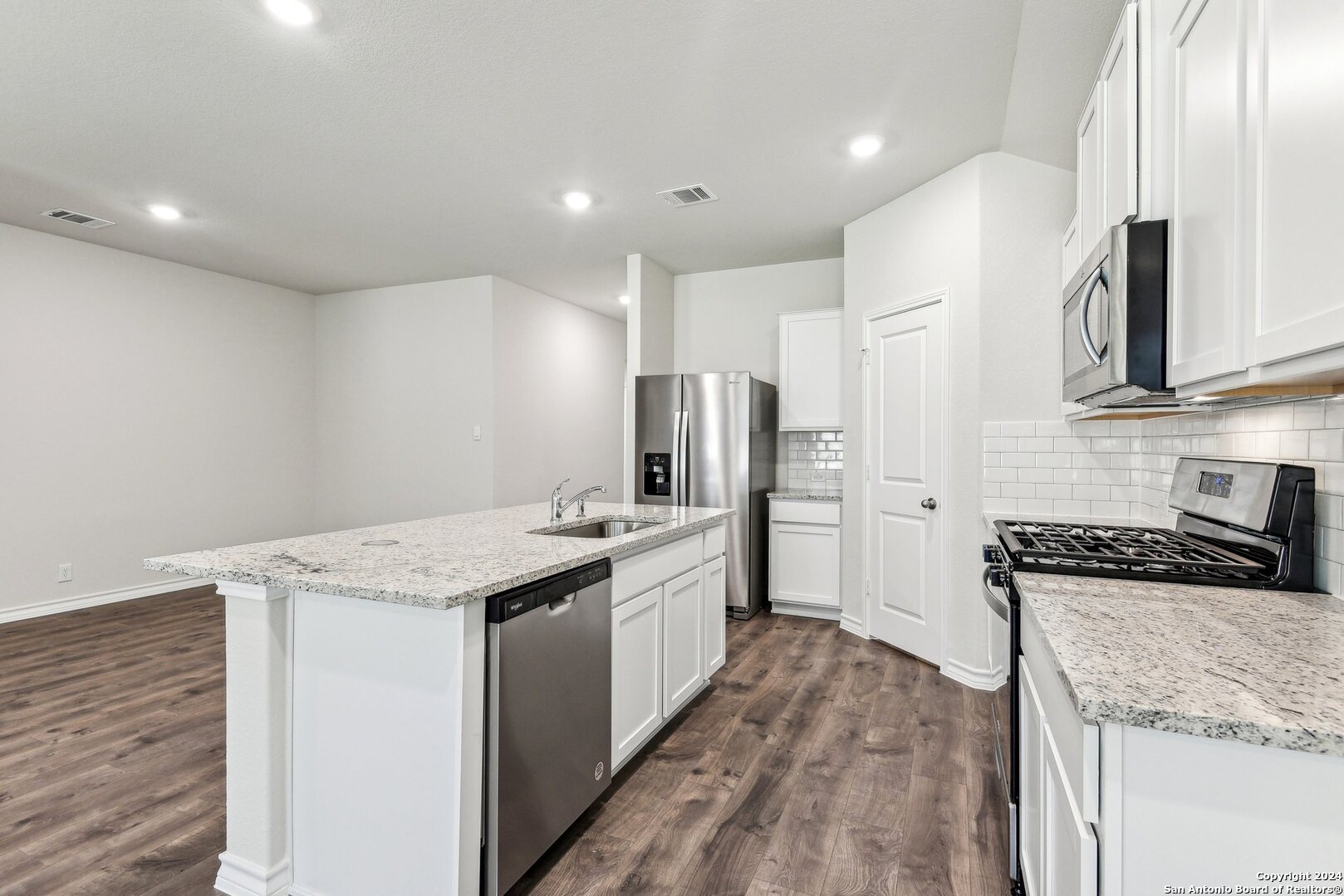 21281 Millstream Bend San Antonio TX 78266