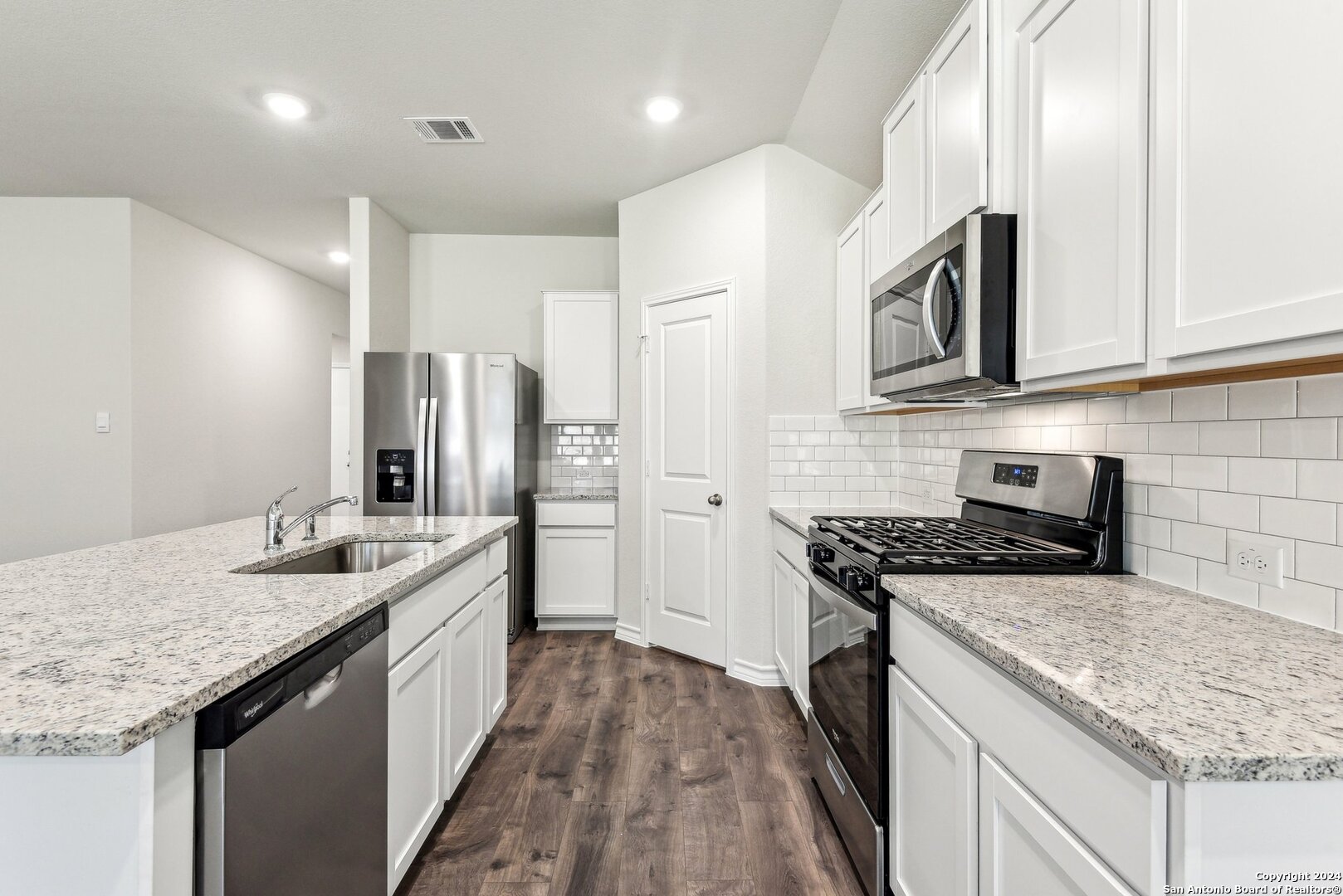 21281 Millstream Bend San Antonio TX 78266