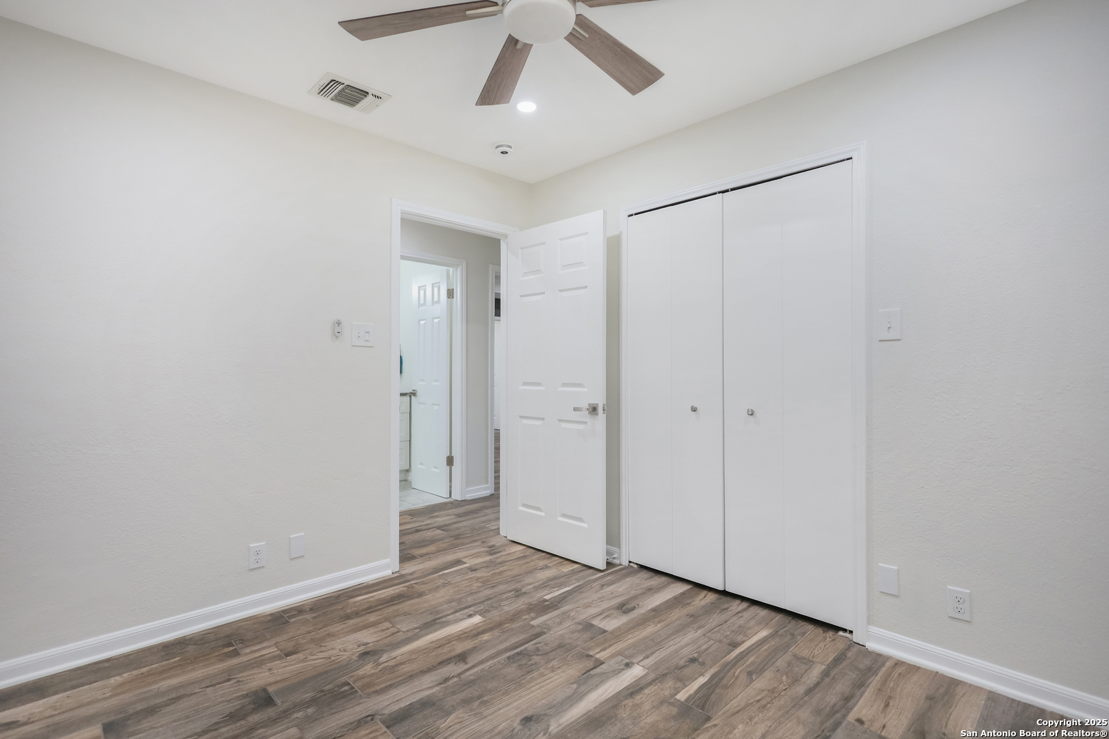 8605 Wood Peak San Antonio TX 78251