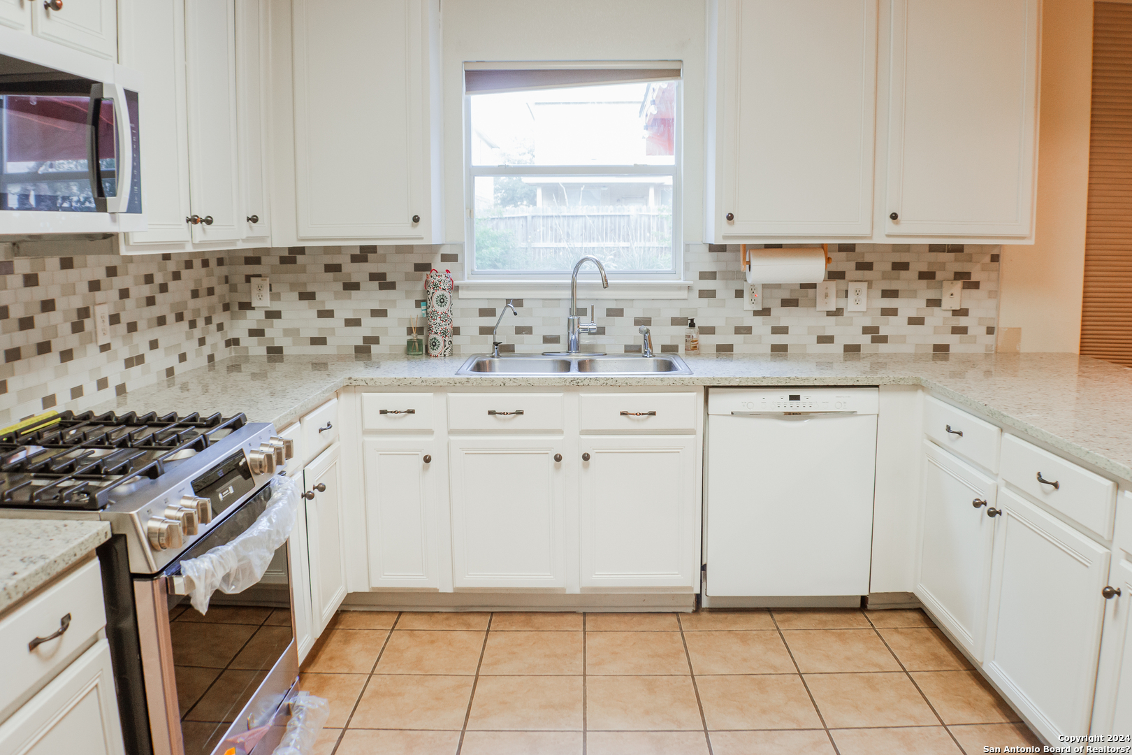 13707 Riverbank Pass Helotes TX 78023