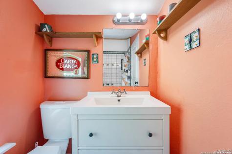 513 W Rosewood Avenue San Antonio TX 78212
