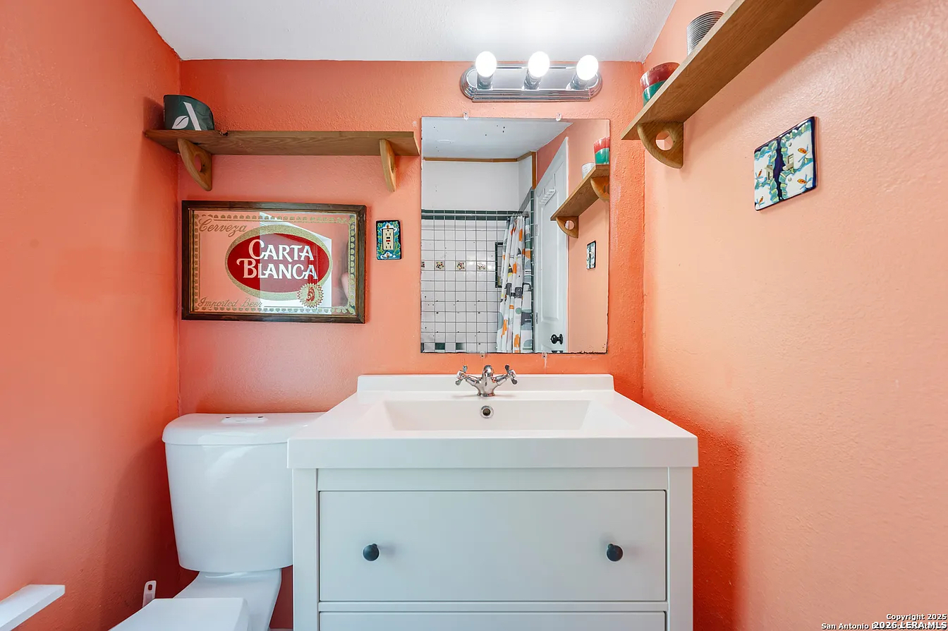 513 W Rosewood Avenue San Antonio TX 78212