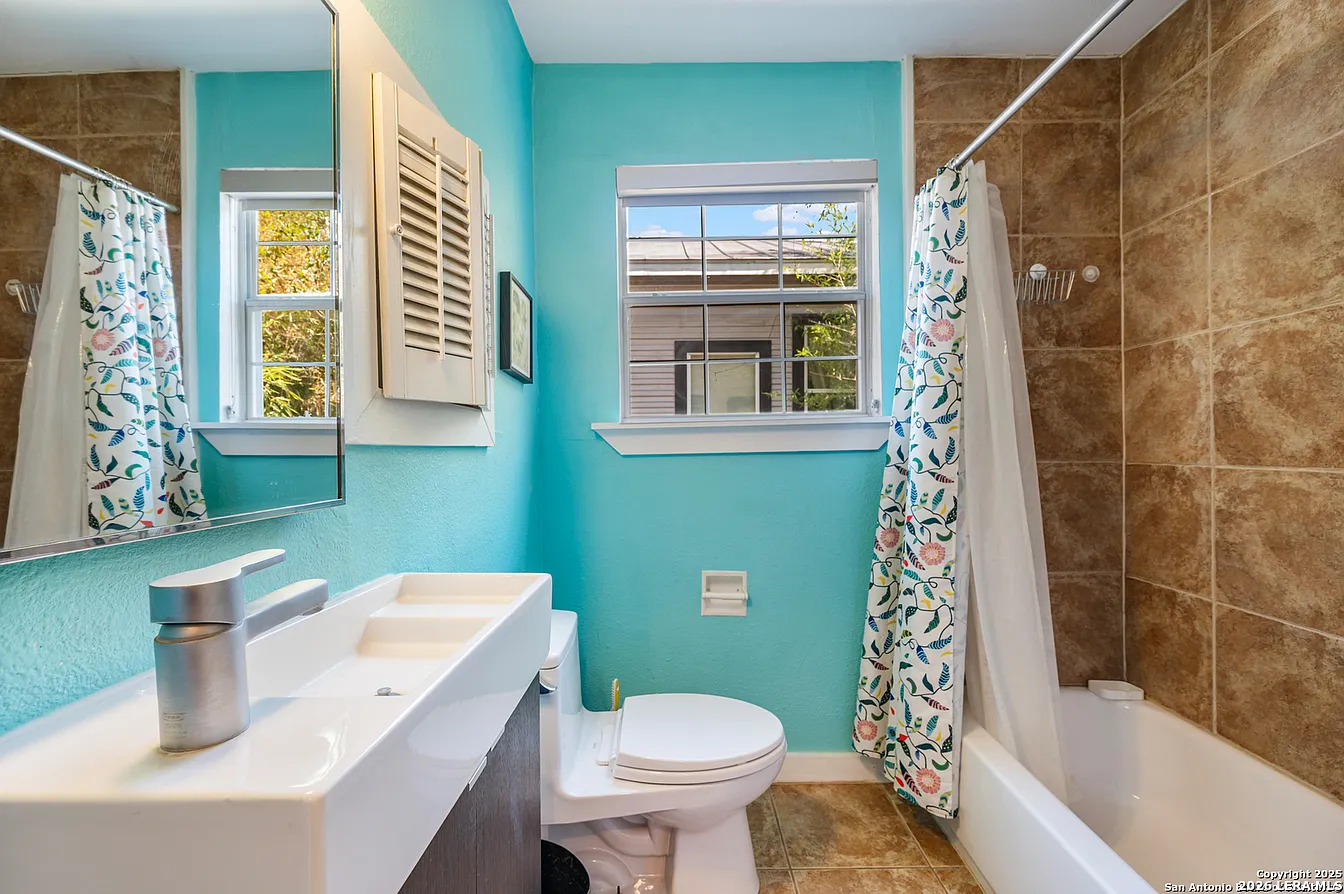 513 W Rosewood Avenue San Antonio TX 78212