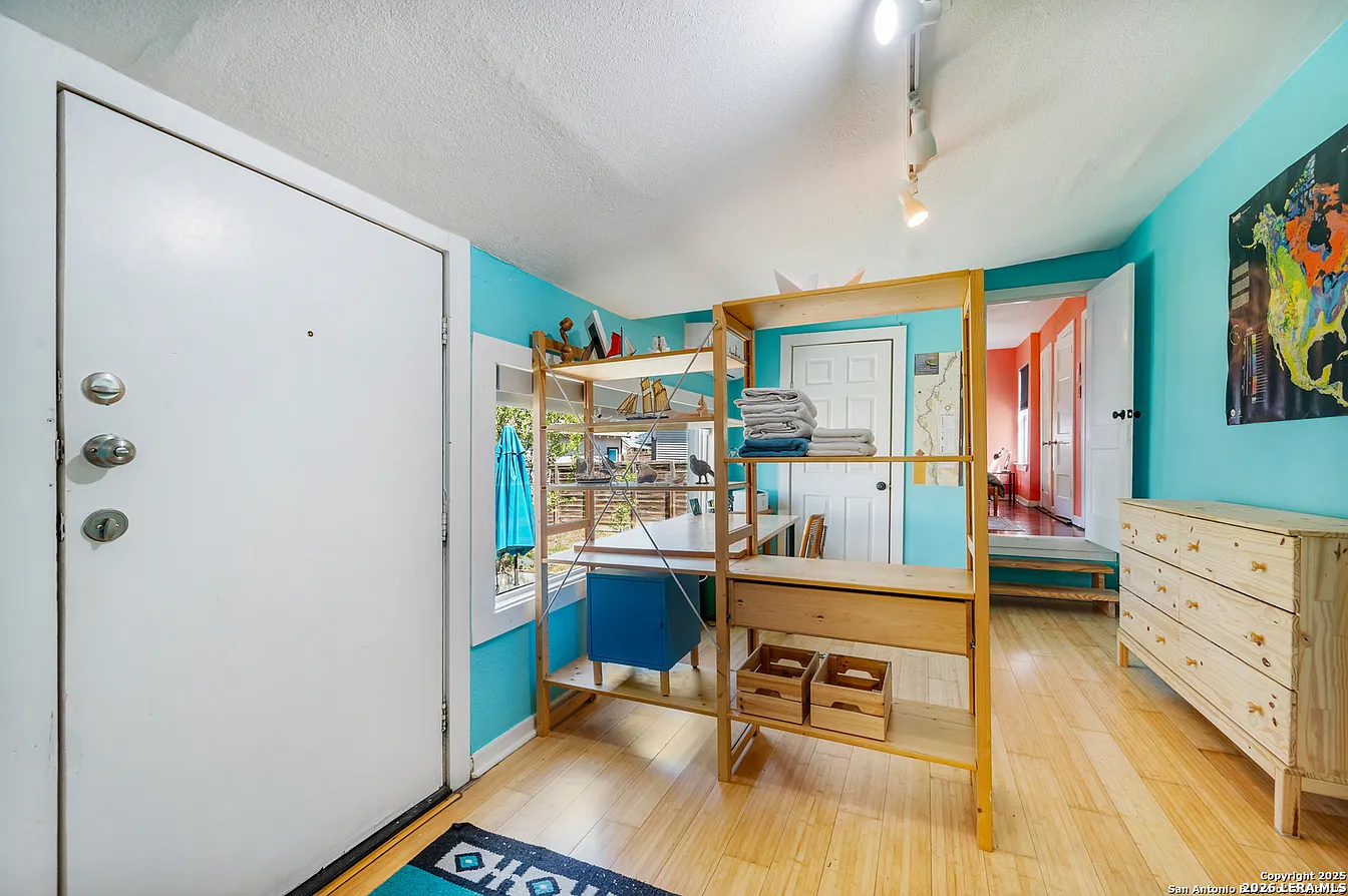 513 W Rosewood Avenue San Antonio TX 78212