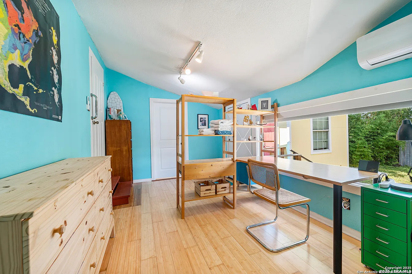 513 W Rosewood Avenue San Antonio TX 78212