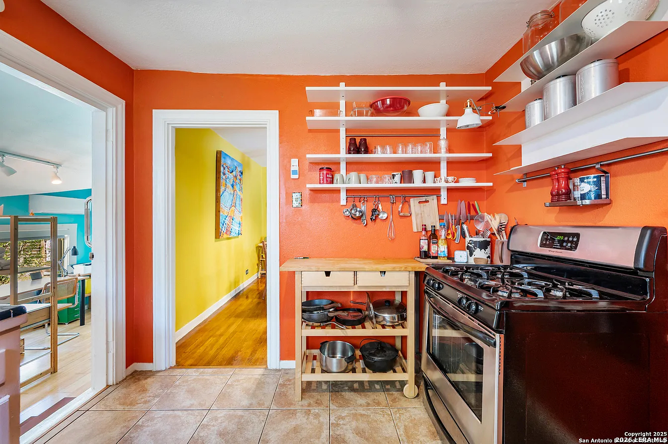 513 W Rosewood Avenue San Antonio TX 78212
