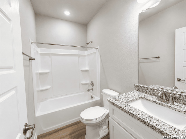 7204 Magnolia Creek San Antonio TX 78252