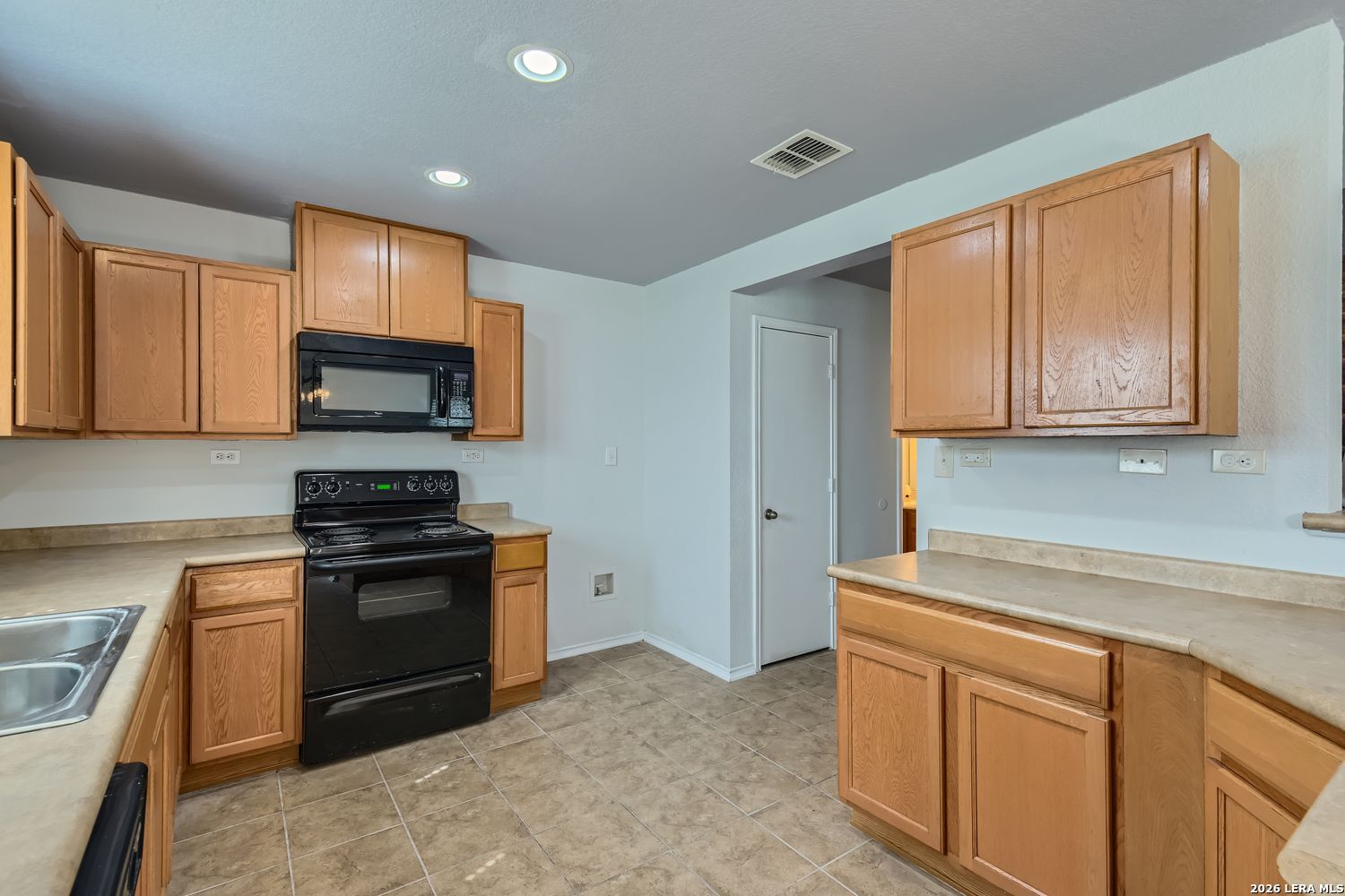 10202 Maple San Antonio TX 78245