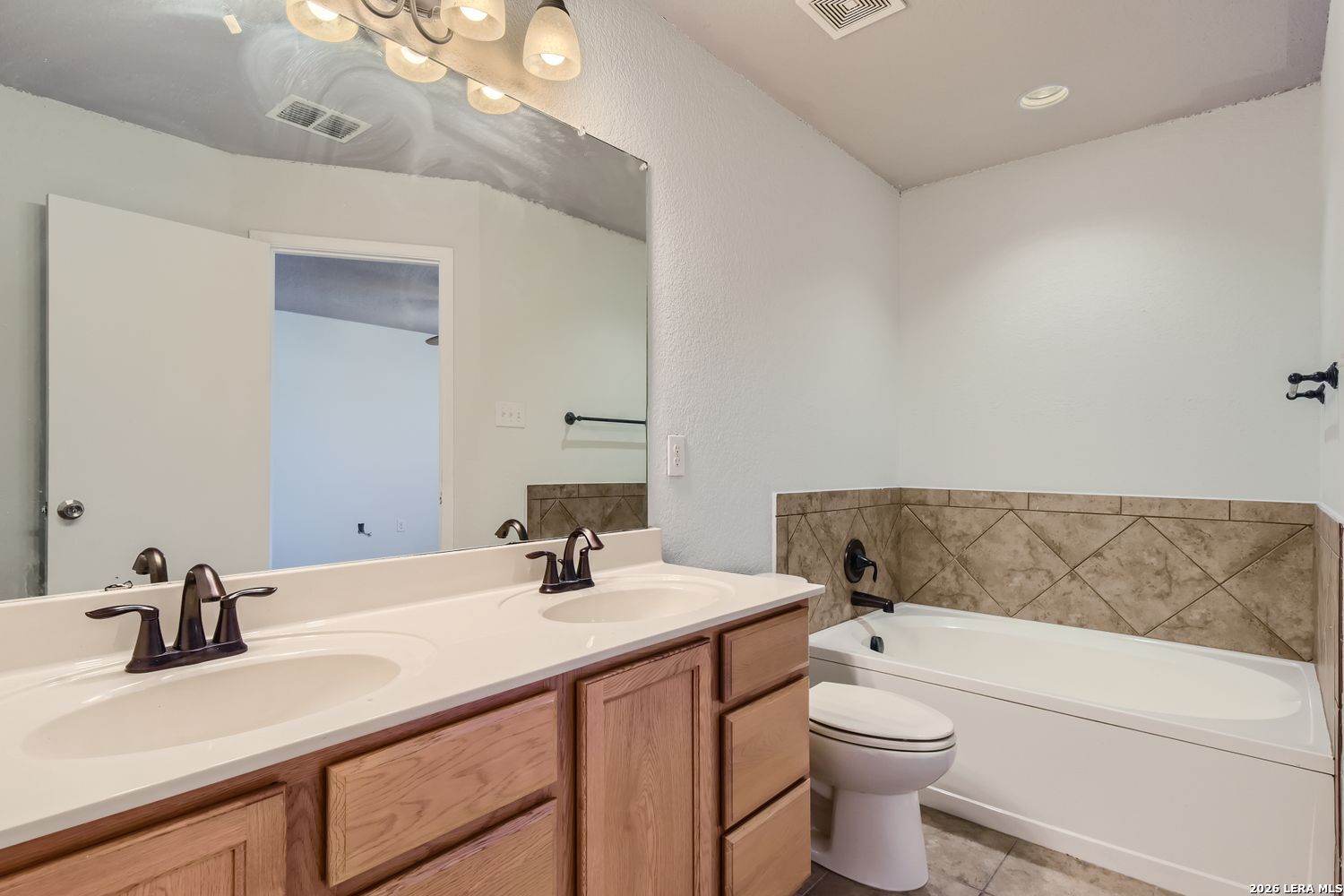 10202 Maple San Antonio TX 78245