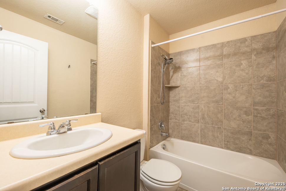 6114 Hackberry Pond San Antonio TX 78244