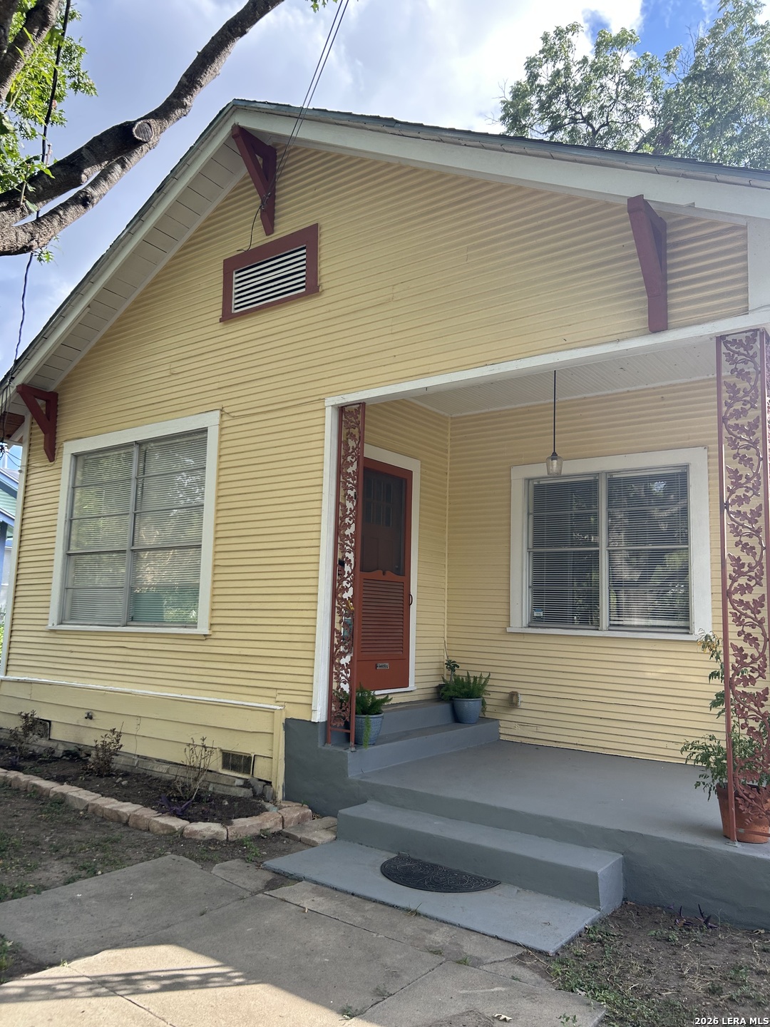 810 E Guenther San Antonio TX 78210