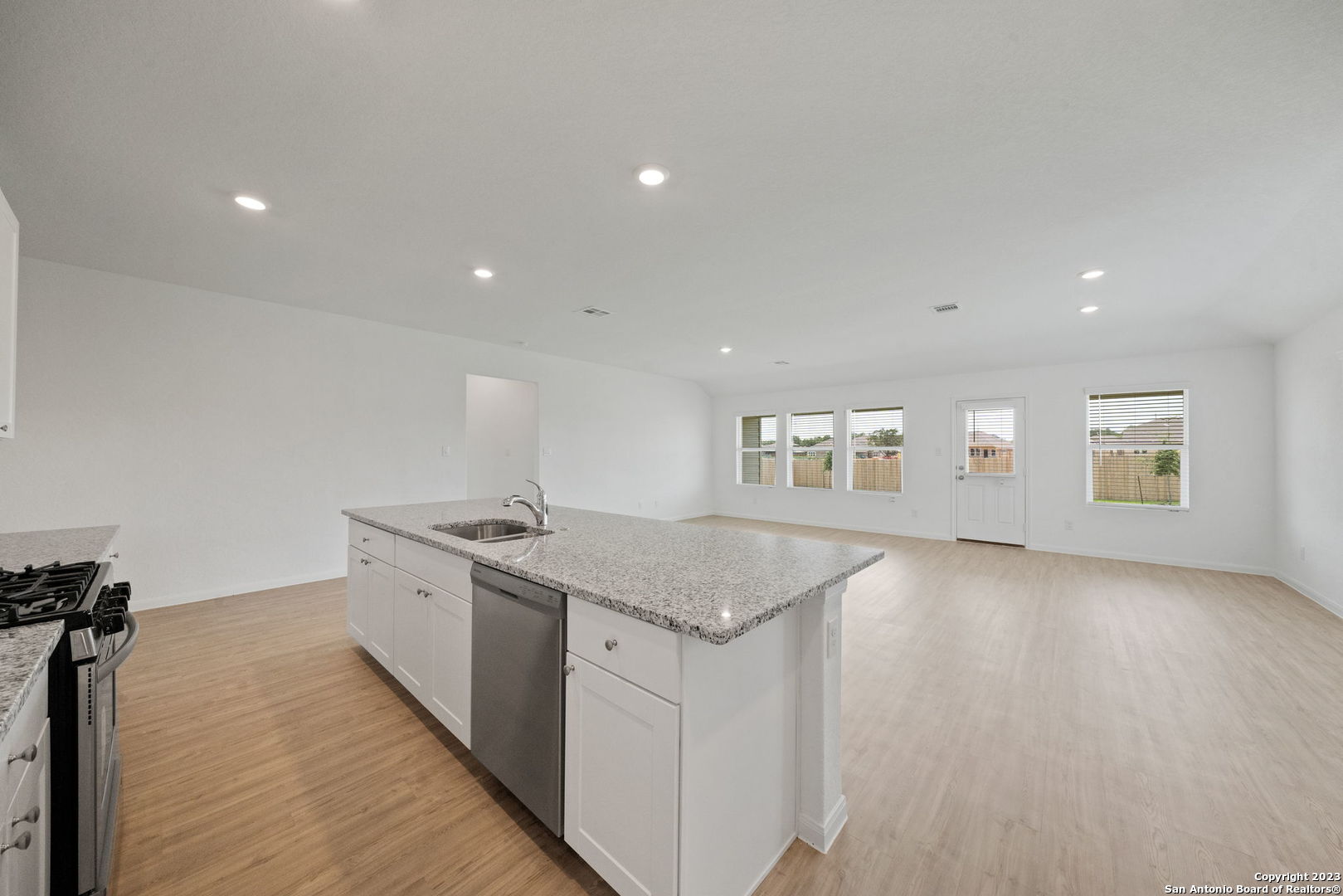 15048 Nettleton Mill San Antonio TX 78254
