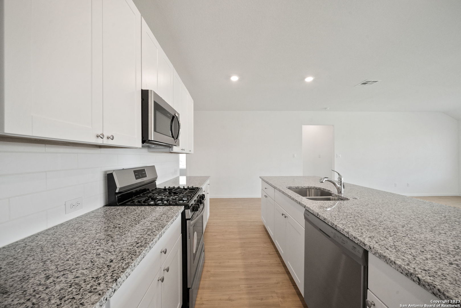 15048 Nettleton Mill San Antonio TX 78254