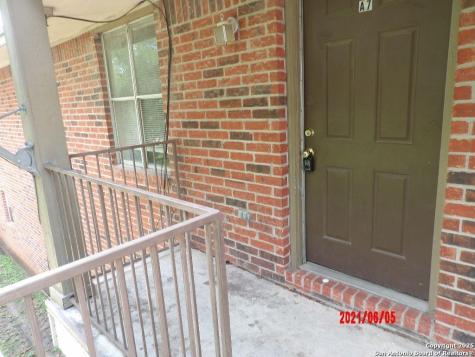 1703 S Washington Street Beeville TX 78102