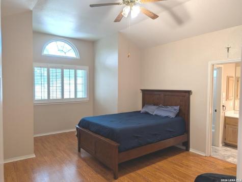14223 Butlers Bridge San Antonio TX 78232