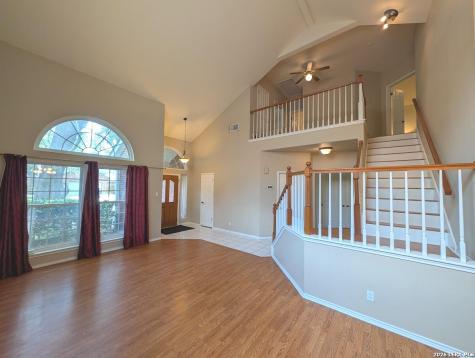 14223 Butlers Bridge San Antonio TX 78232